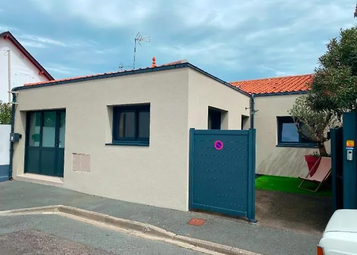 Couette-café Cocooning Centre Des Sables D'olonne Quartier Gare Saint Michel Située à 1 Kilomètre Du Remblai Les Sables-dʼOlonne