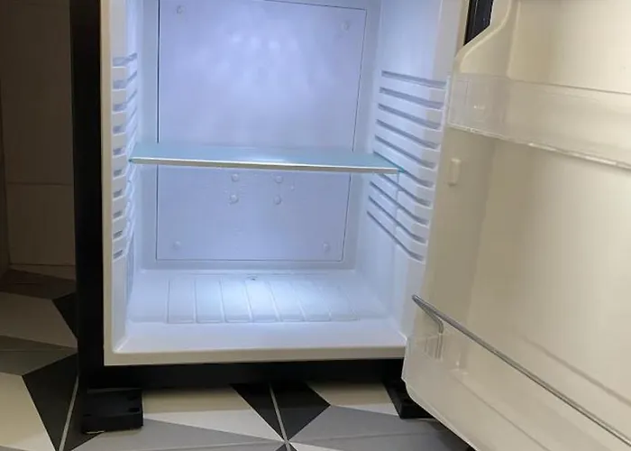 Cocooning Centre Des Sables D'olonne Quartier Gare Saint Michel Située à 1 Kilomètre Du Remblai Couette-café 3*