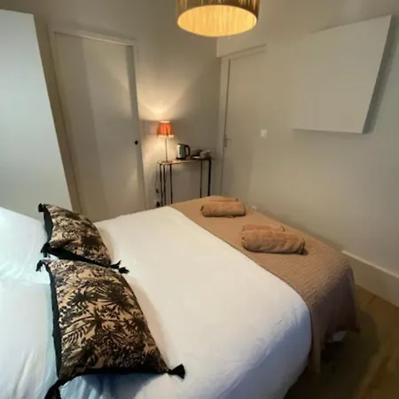 Couette-café Cocooning Centre Des Sables D'olonne Quartier Gare Saint Michel Située à 1 Kilomètre Du Remblai 3*