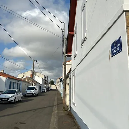 לינה וארוחת בוקר Cocooning Centre Des Sables D'olonne Quartier Gare Saint Michel Situee A 1 Kilometre Du Remblai